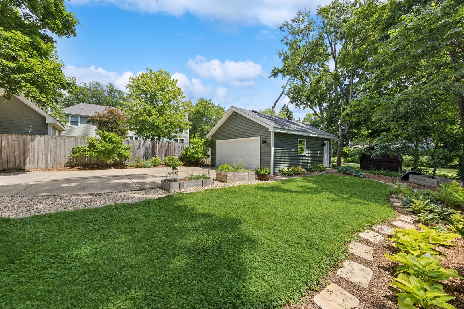 583 Pleasant Avenue, Glen Ellyn, IL 60137