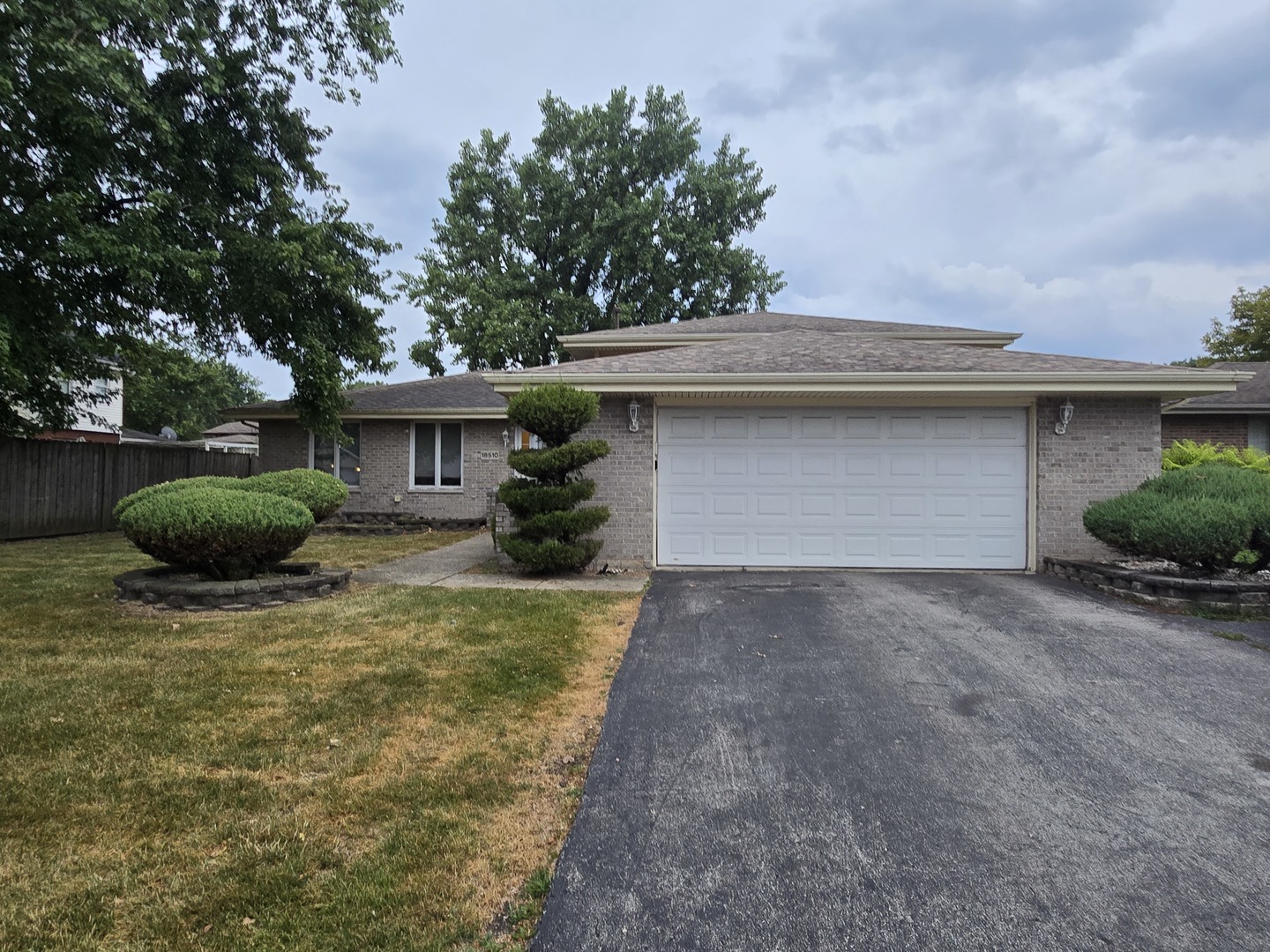 18510 Willow Lane, Lansing, IL 60438