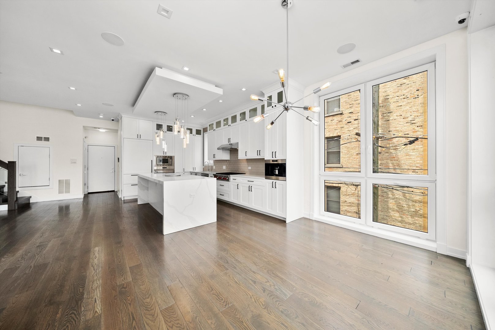 702 W Wellington Avenue #2N, Chicago, IL 60657