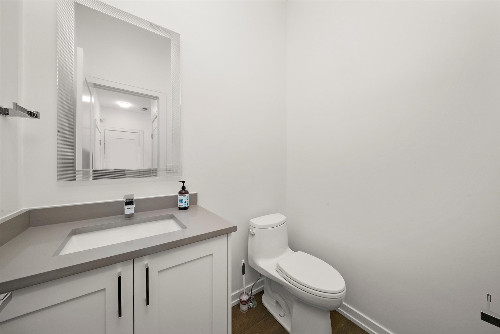 702 W Wellington Avenue #2N, Chicago, IL 60657