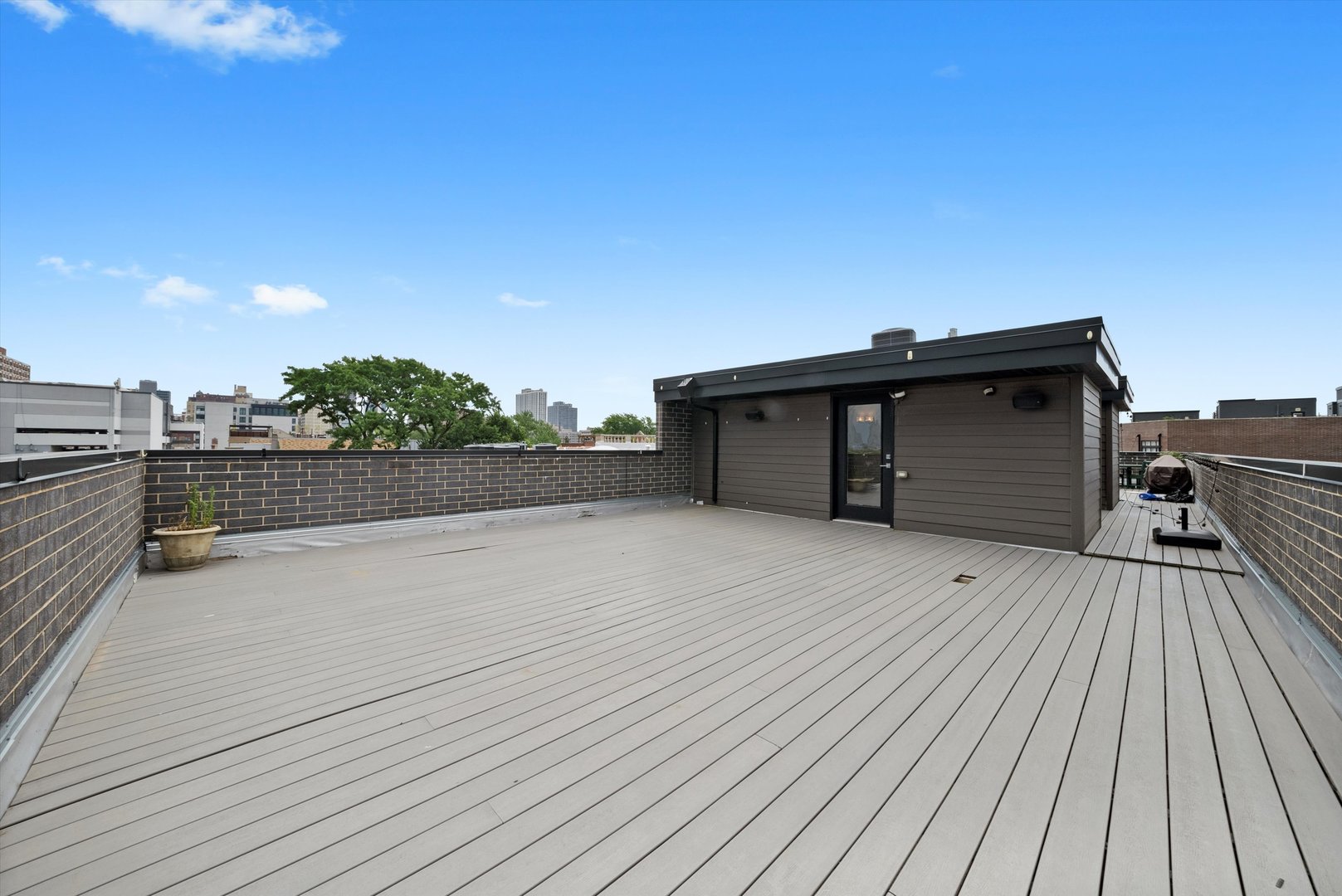 702 W Wellington Avenue #2N, Chicago, IL 60657