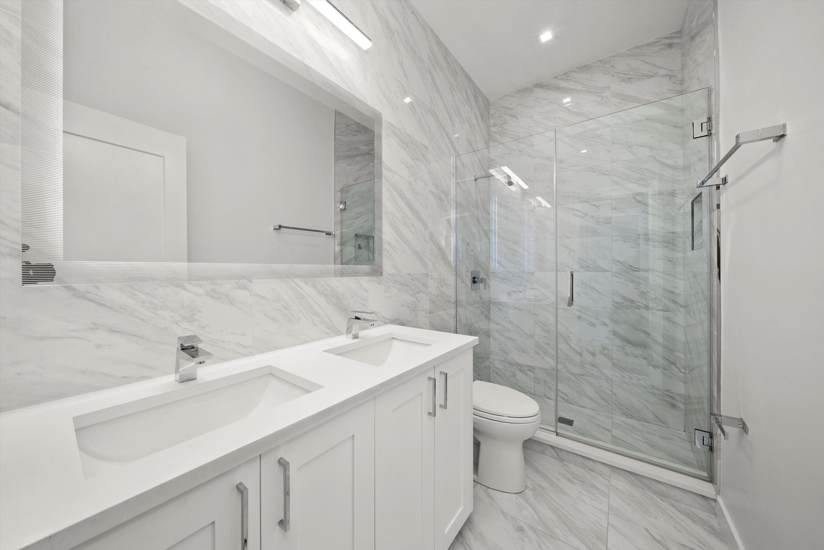 702 W Wellington Avenue #2N, Chicago, IL 60657