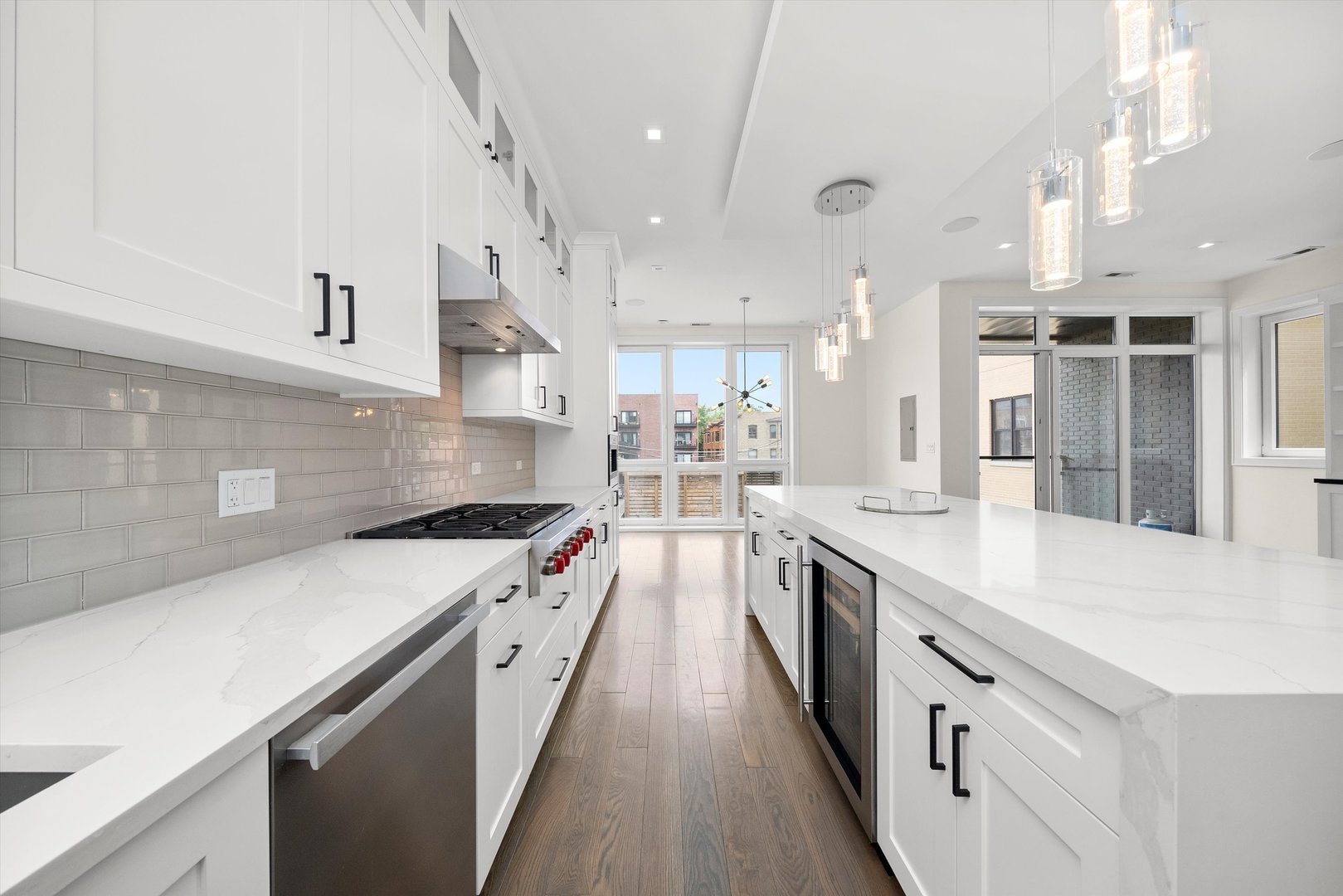 702 W Wellington Avenue #2N, Chicago, IL 60657