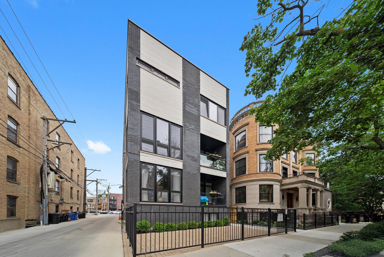 702 W Wellington Avenue #2N, Chicago, IL 60657
