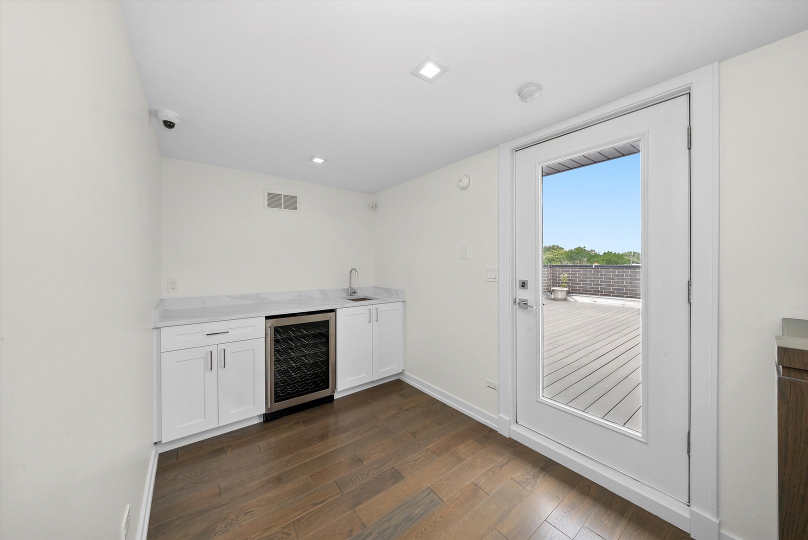 702 W Wellington Avenue #2N, Chicago, IL 60657