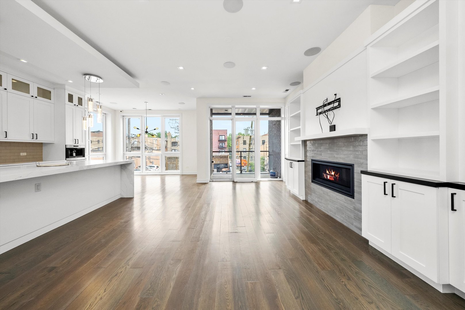 702 W Wellington Avenue #2N, Chicago, IL 60657