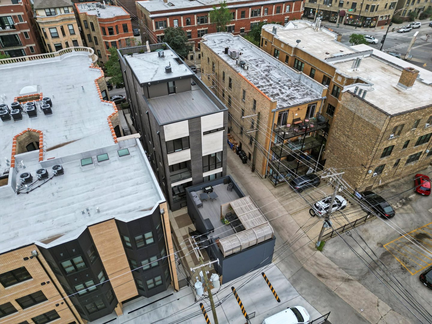 702 W Wellington Avenue #2N, Chicago, IL 60657