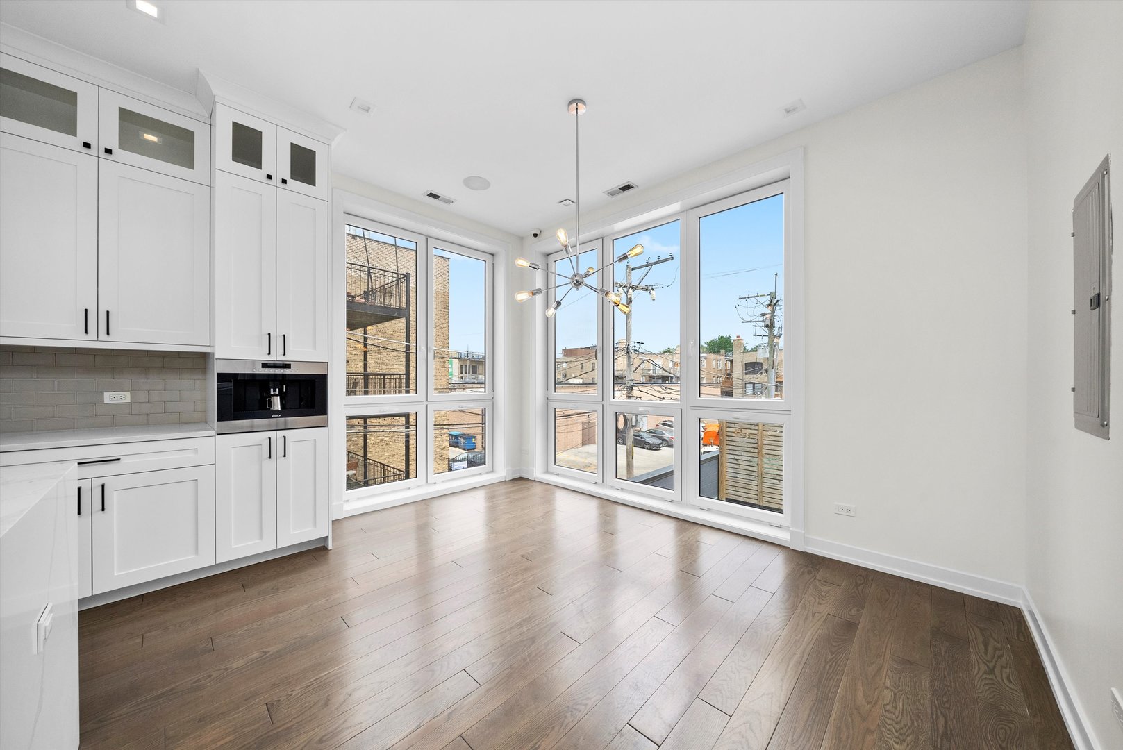 702 W Wellington Avenue #2N, Chicago, IL 60657