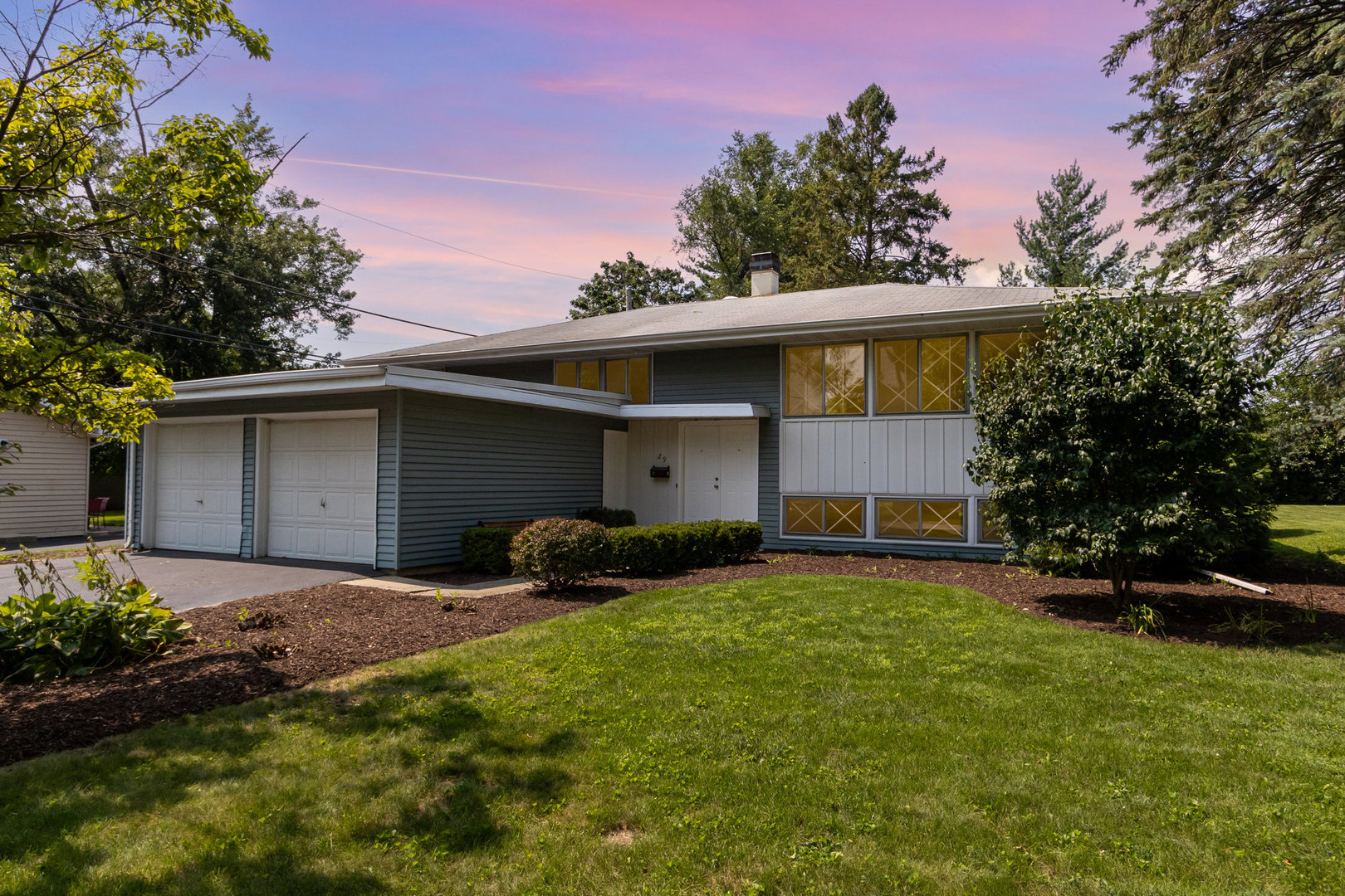 29 Robin Hill Drive, Naperville, IL 60540