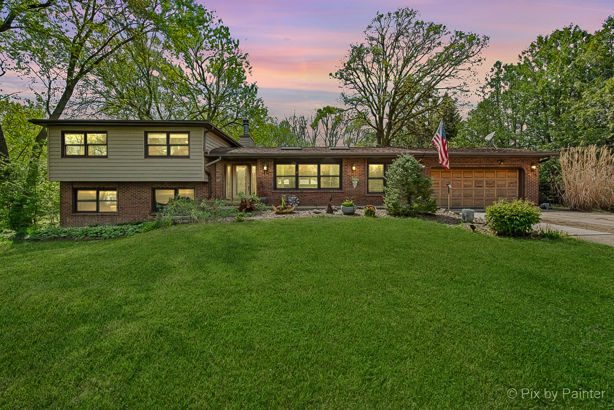 2N672 Valewood Road, West Chicago, IL 60185