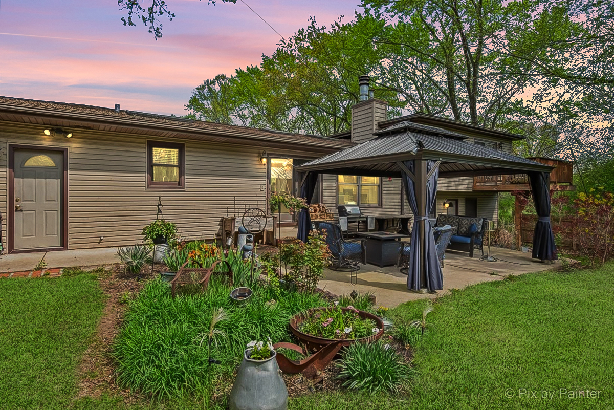 2N672 Valewood Road, West Chicago, IL 60185