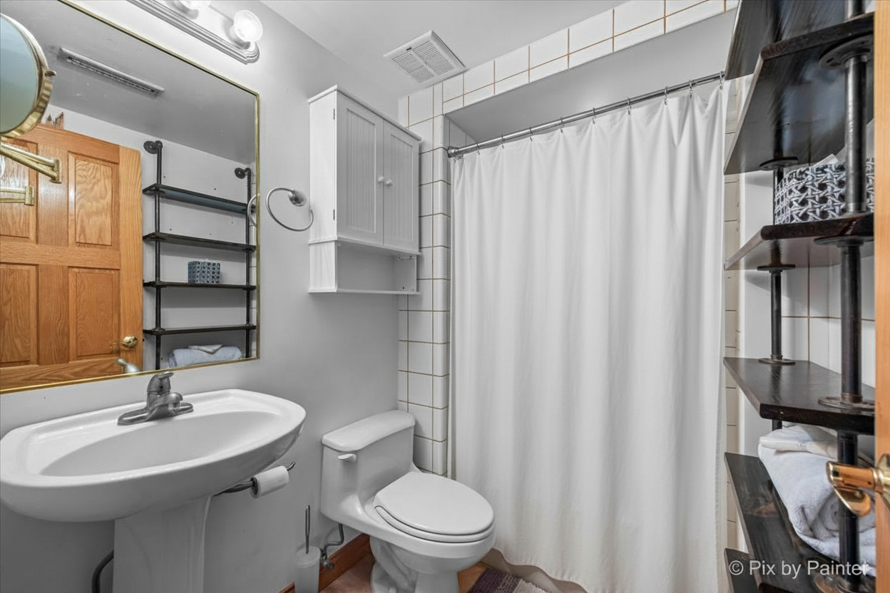 2N672 Valewood Road, West Chicago, IL 60185