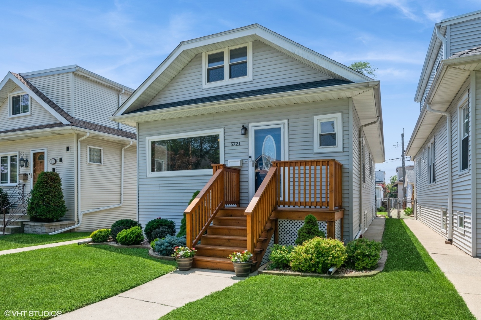 5721 W Leland Avenue, Chicago, IL 60630