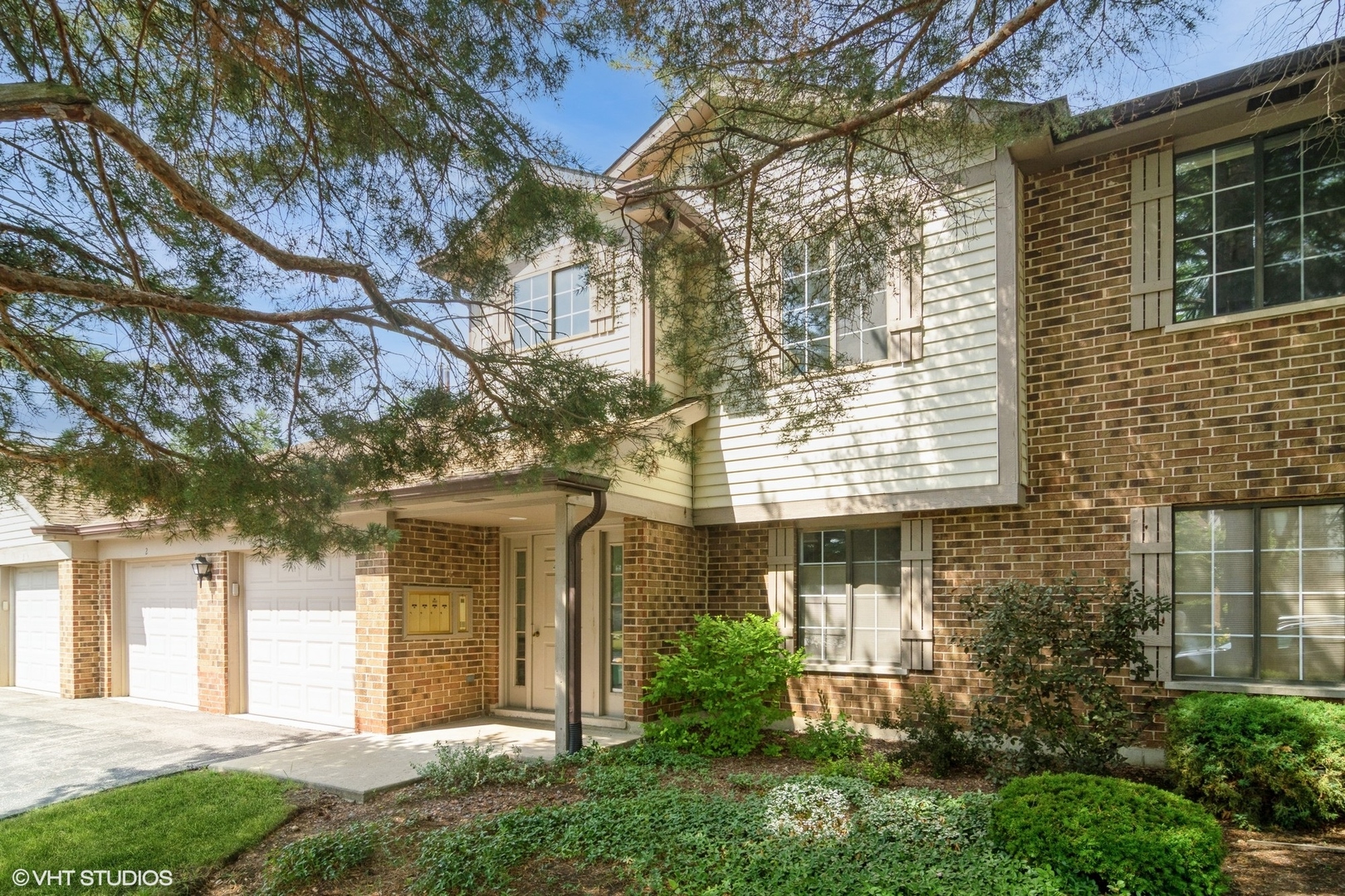 4130 N Pheasant Trail Court #2, Arlington Heights, IL 60004