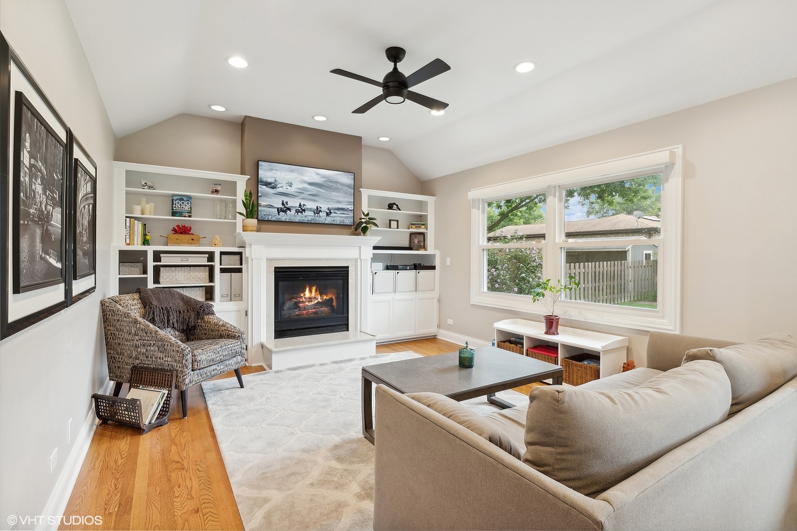 1820 N Wilson Place, Arlington Heights, IL 60004