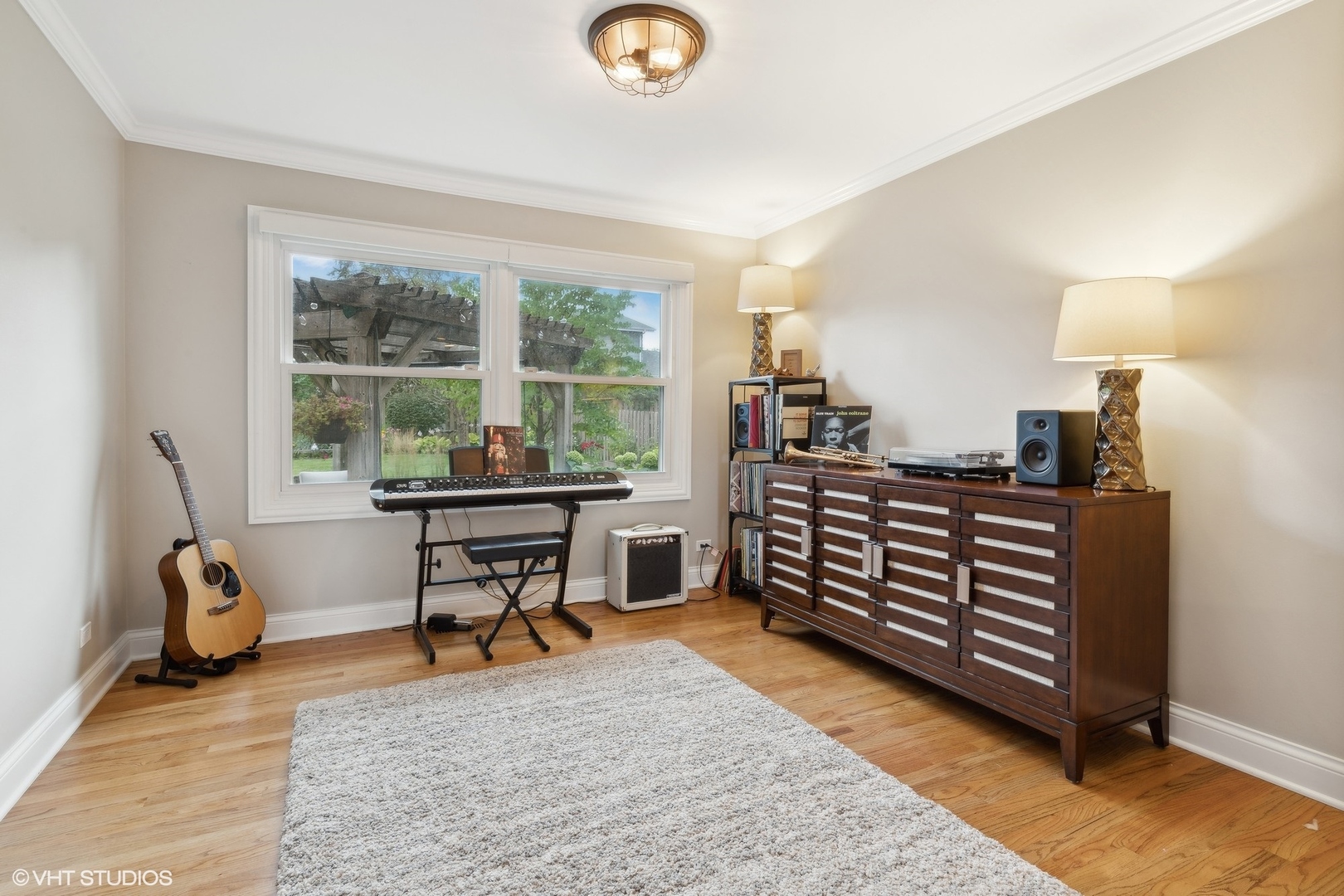 1820 N Wilson Place, Arlington Heights, IL 60004