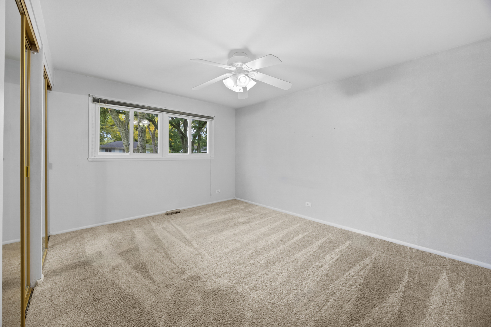 1614 Kingston Lane, Schaumburg, IL 60193