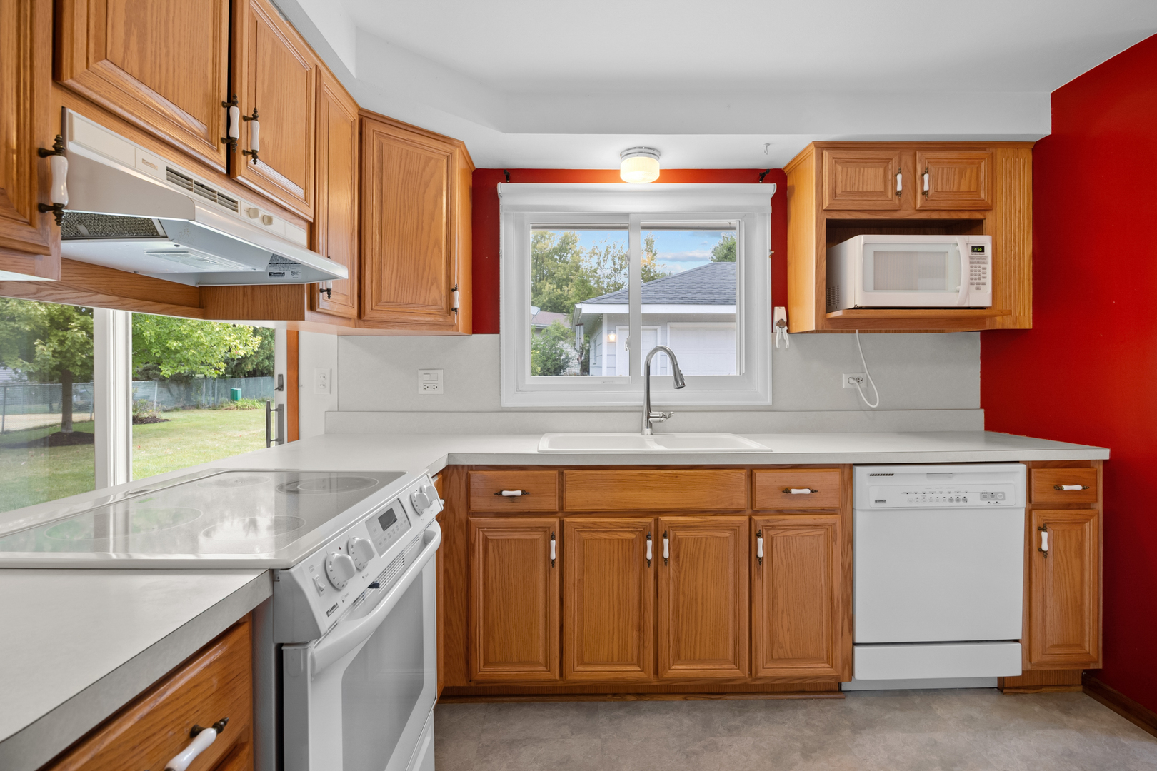 1614 Kingston Lane, Schaumburg, IL 60193