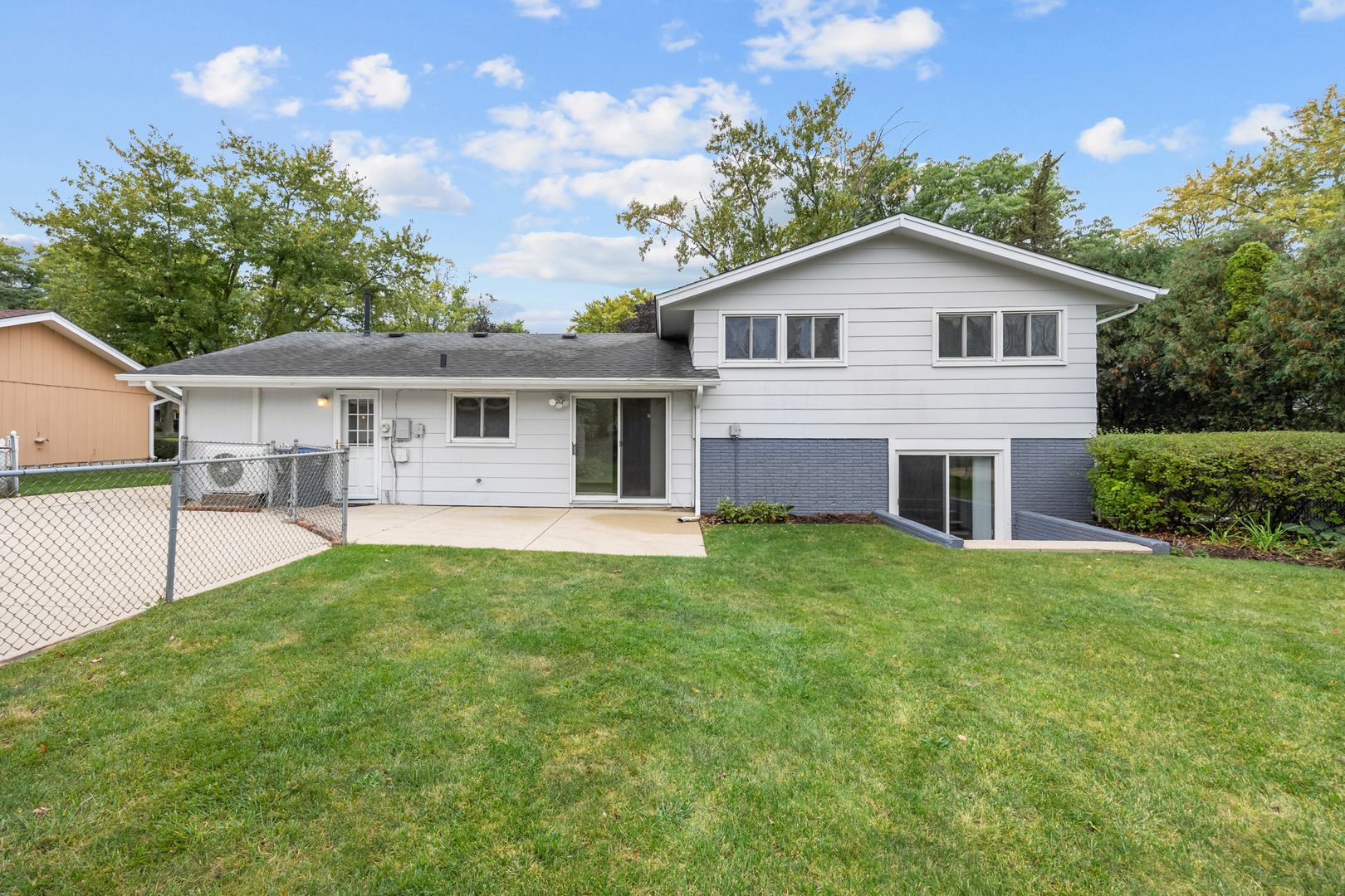 1614 Kingston Lane, Schaumburg, IL 60193