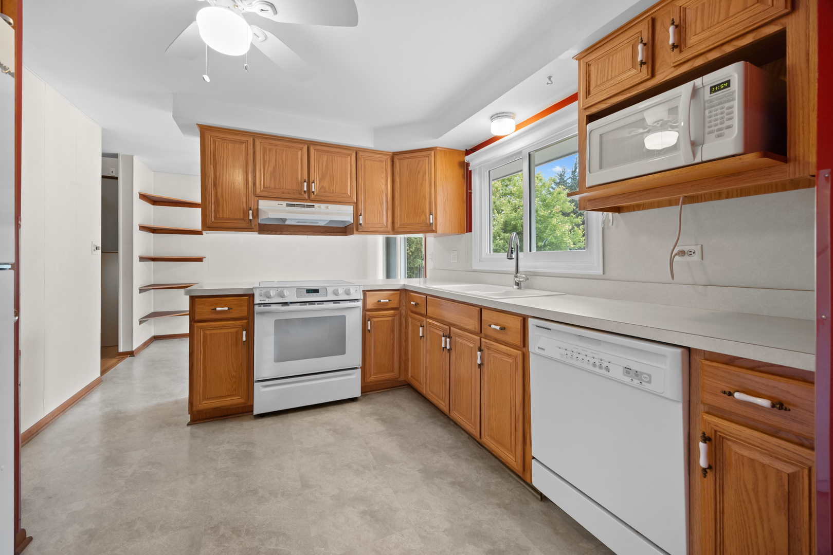 1614 Kingston Lane, Schaumburg, IL 60193