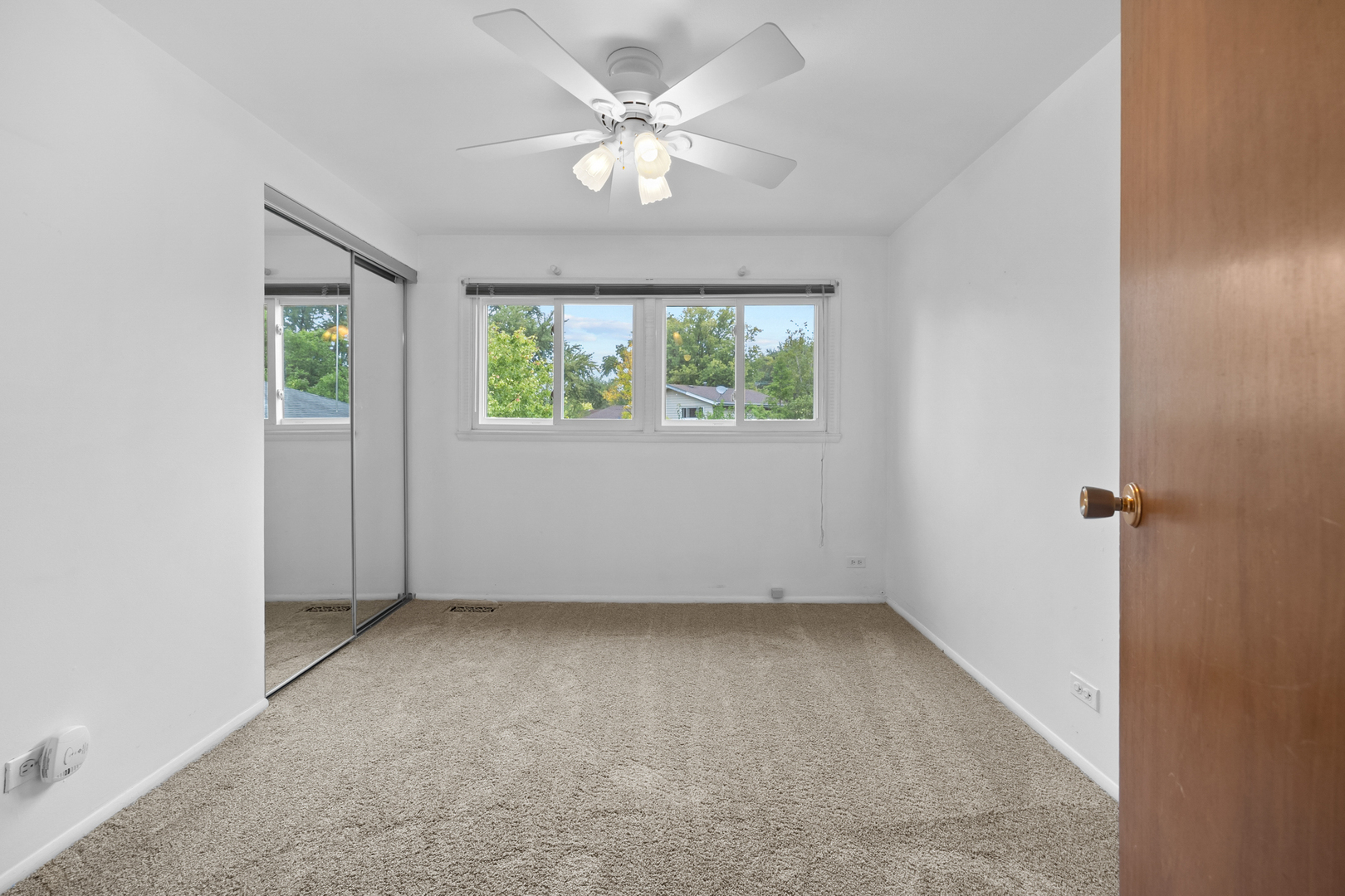 1614 Kingston Lane, Schaumburg, IL 60193