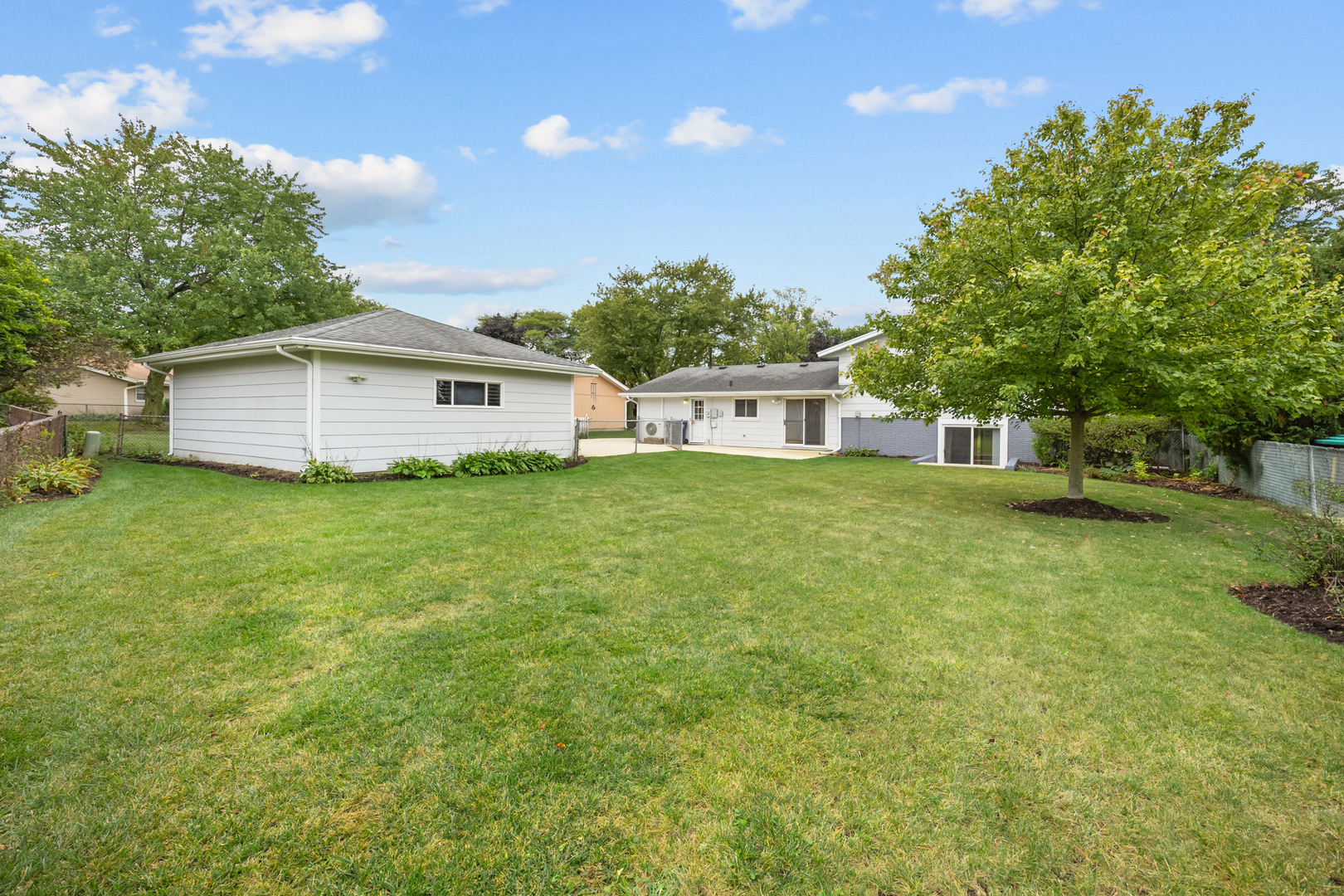 1614 Kingston Lane, Schaumburg, IL 60193