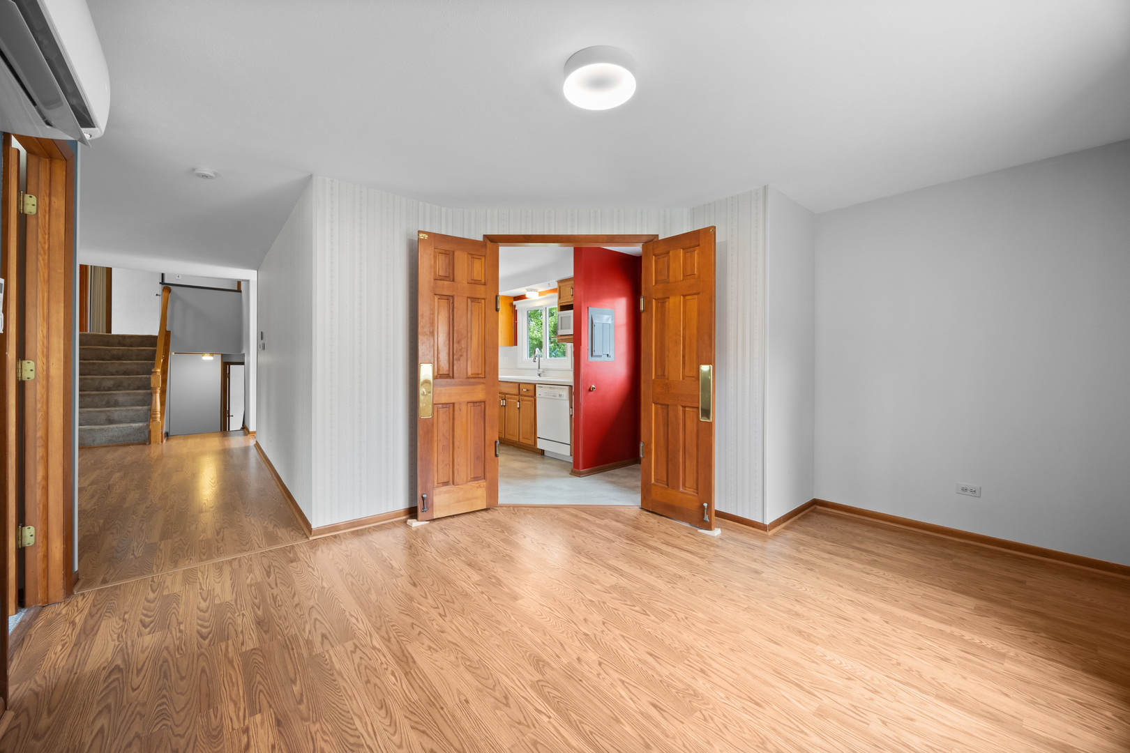 1614 Kingston Lane, Schaumburg, IL 60193