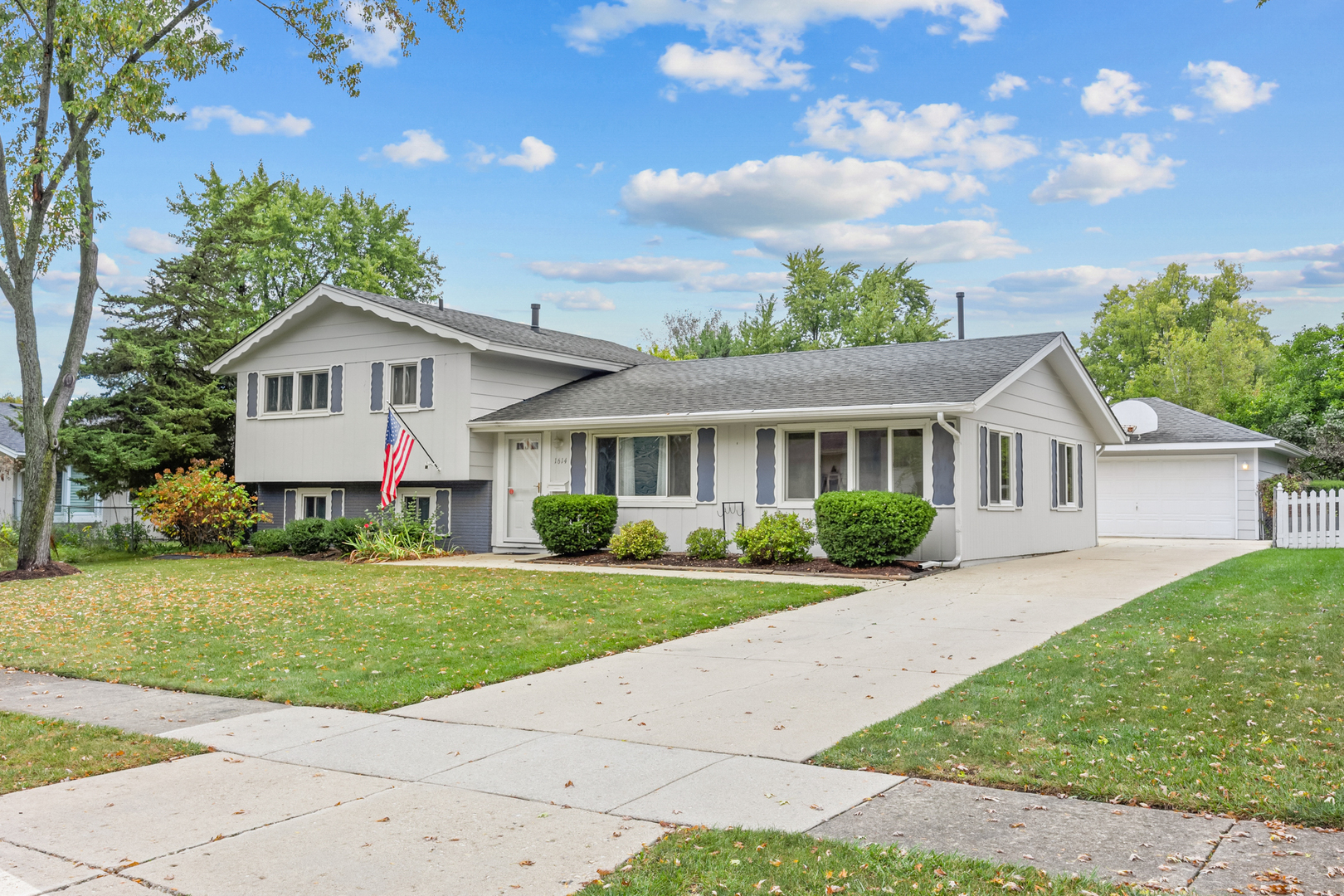 1614 Kingston Lane, Schaumburg, IL 60193