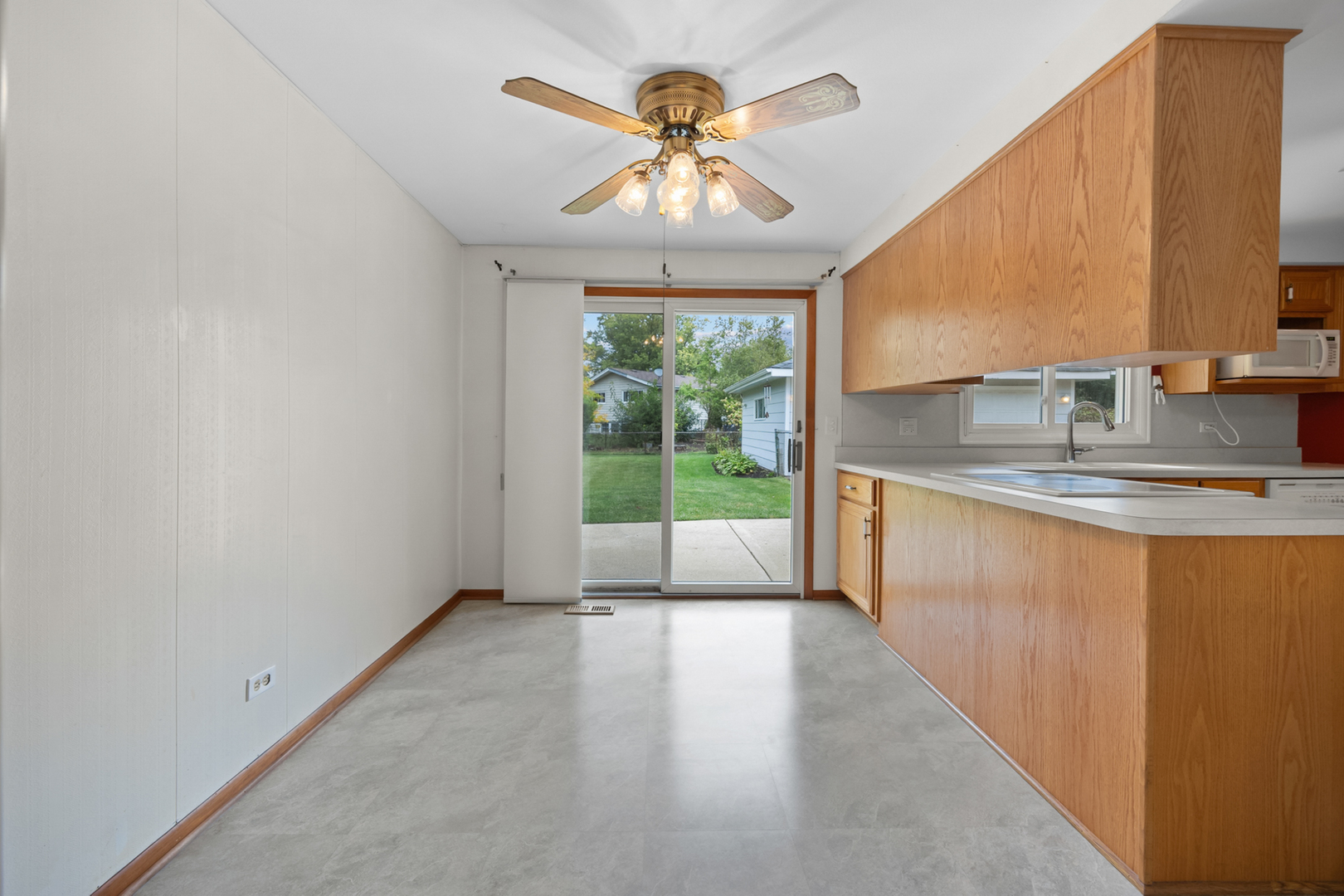 1614 Kingston Lane, Schaumburg, IL 60193