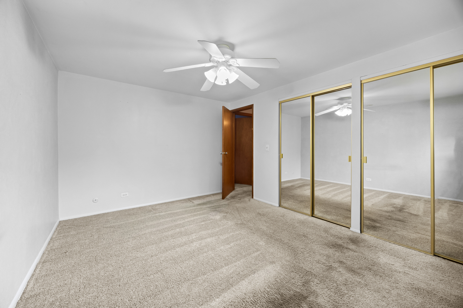 1614 Kingston Lane, Schaumburg, IL 60193