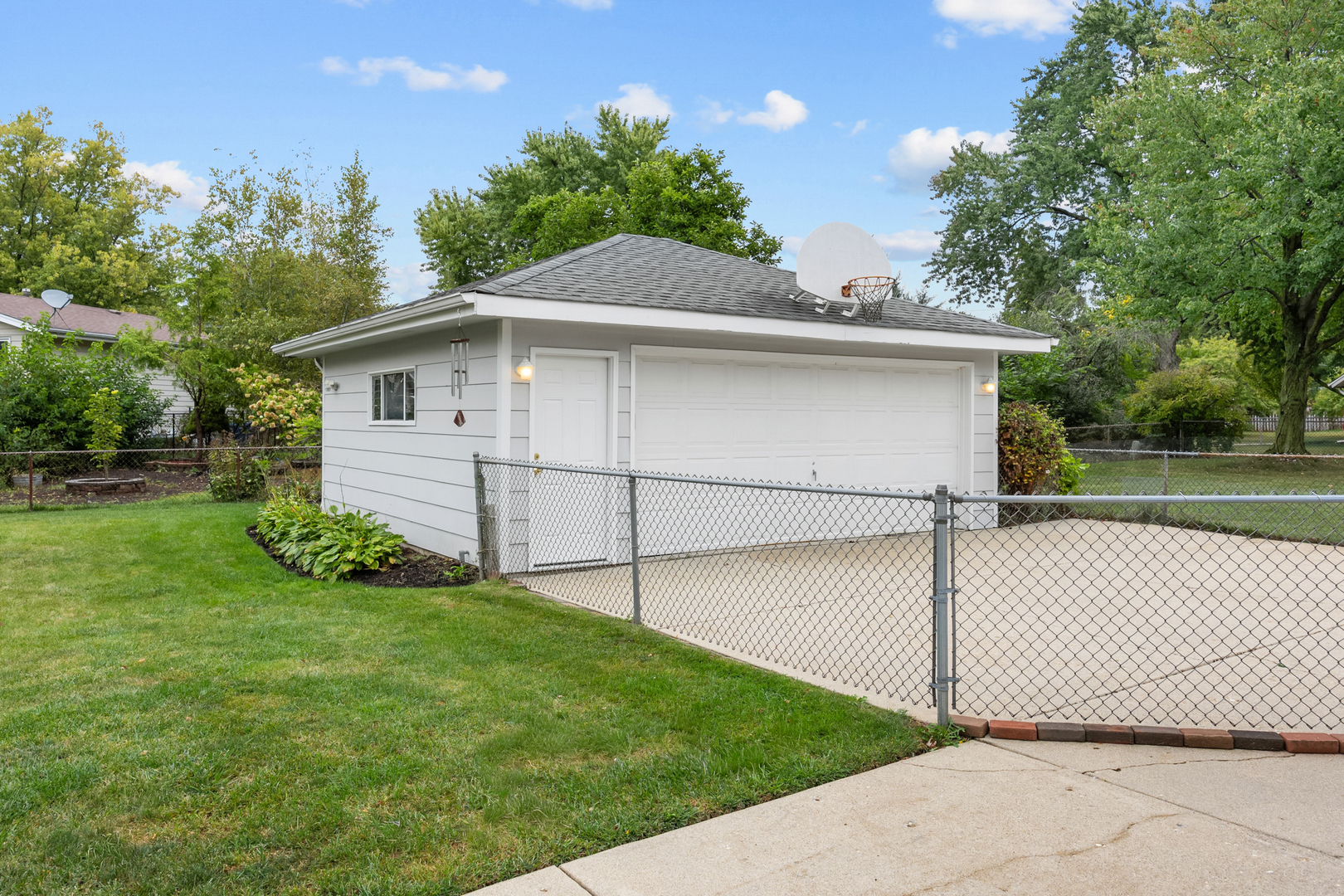 1614 Kingston Lane, Schaumburg, IL 60193