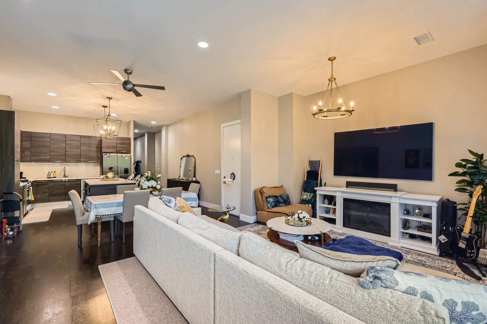 1124 W Adams Street #3W, Chicago, IL 60607