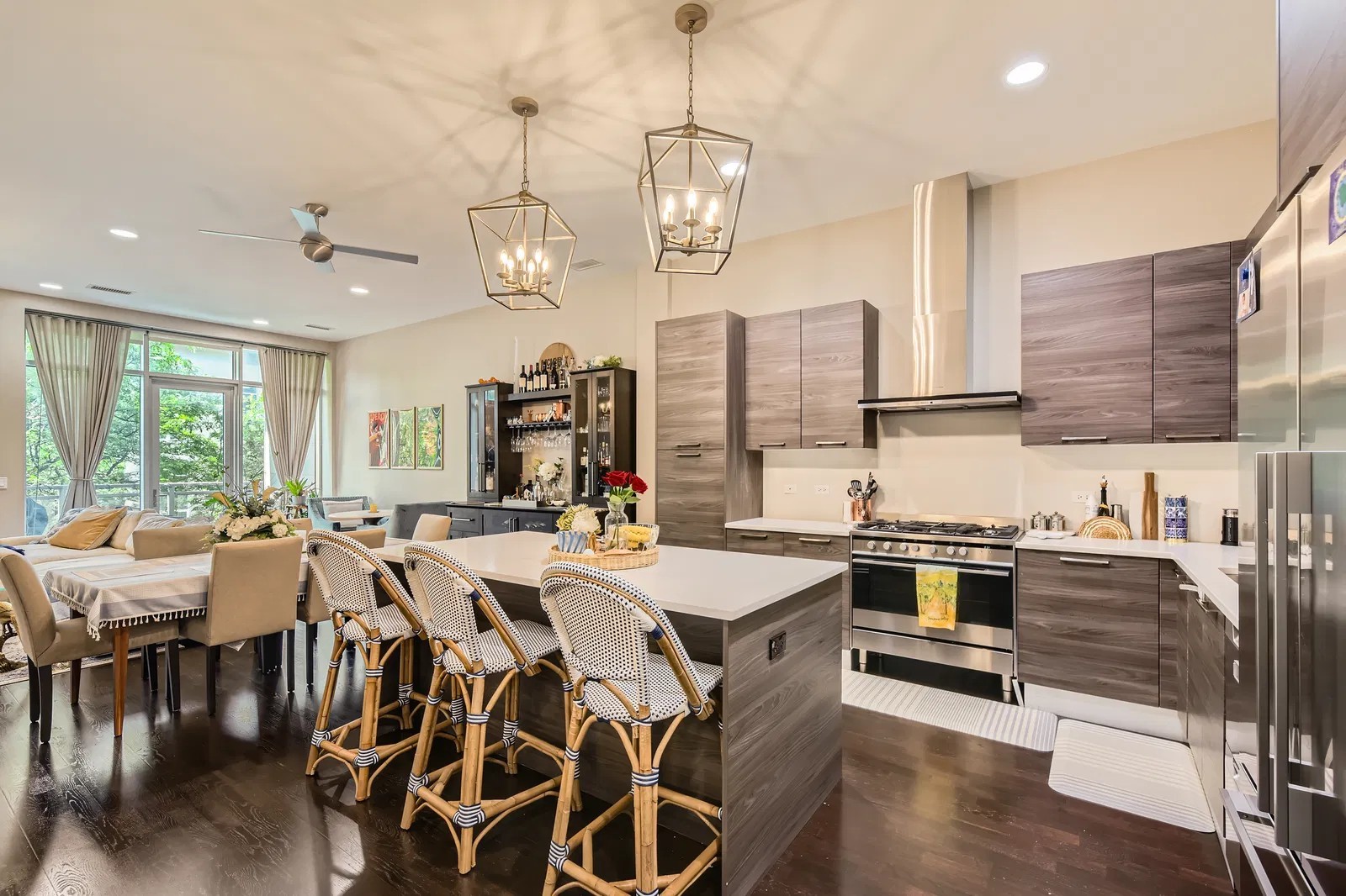 1124 W Adams Street #3W, Chicago, IL 60607