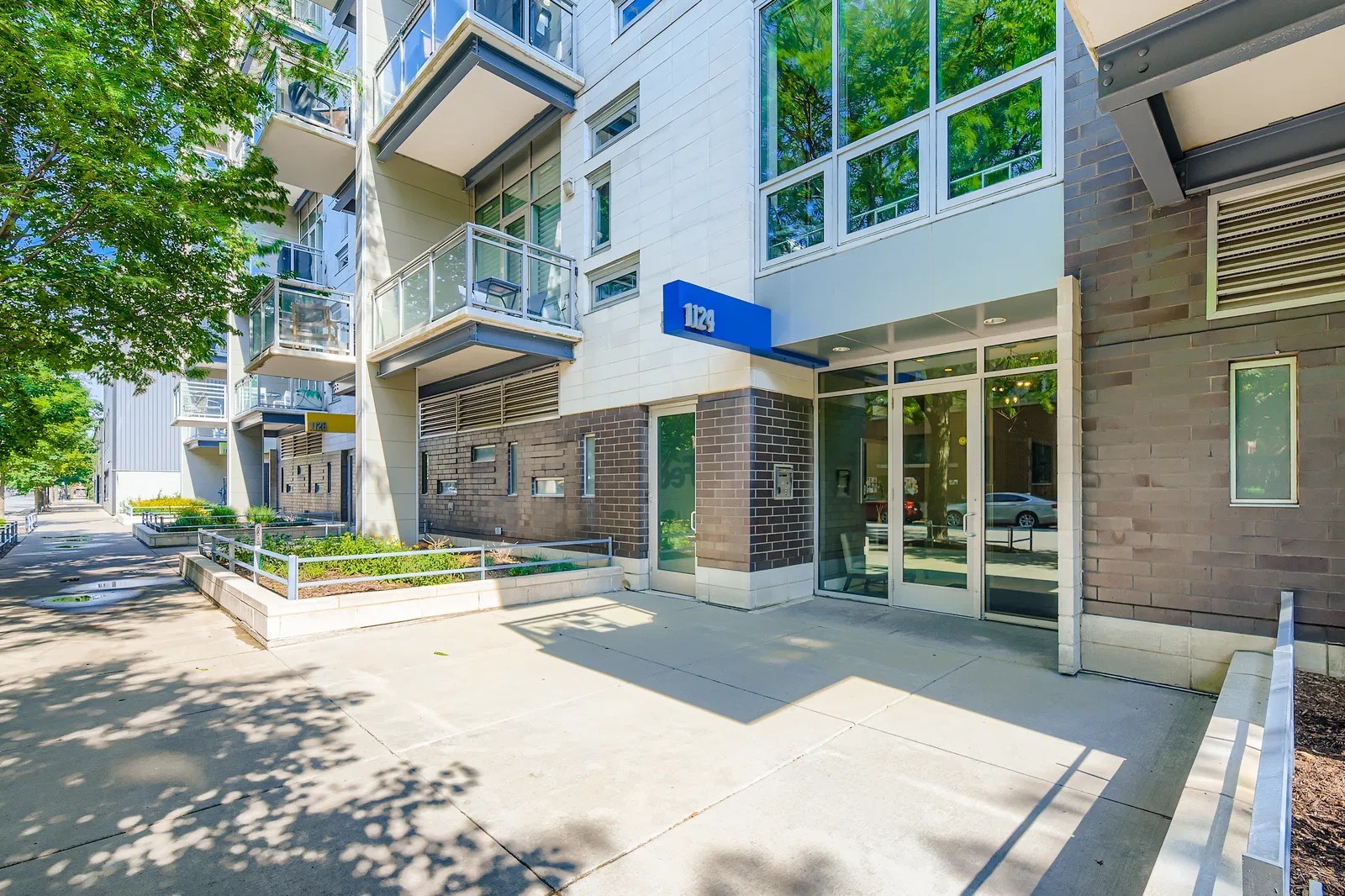 1124 W Adams Street #3W, Chicago, IL 60607