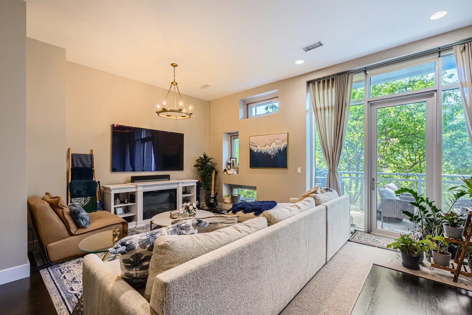1124 W Adams Street #3W, Chicago, IL 60607