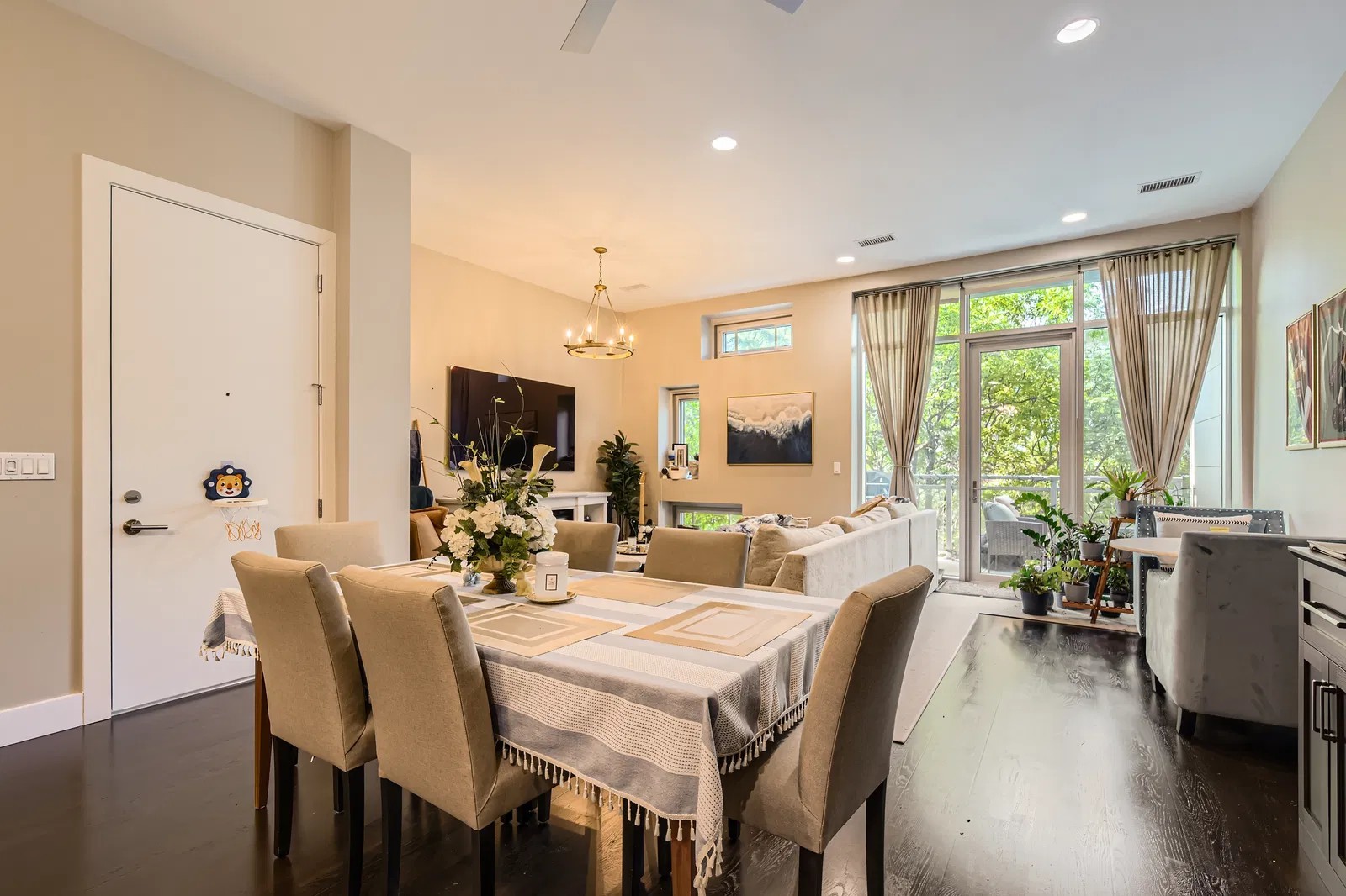 1124 W Adams Street #3W, Chicago, IL 60607