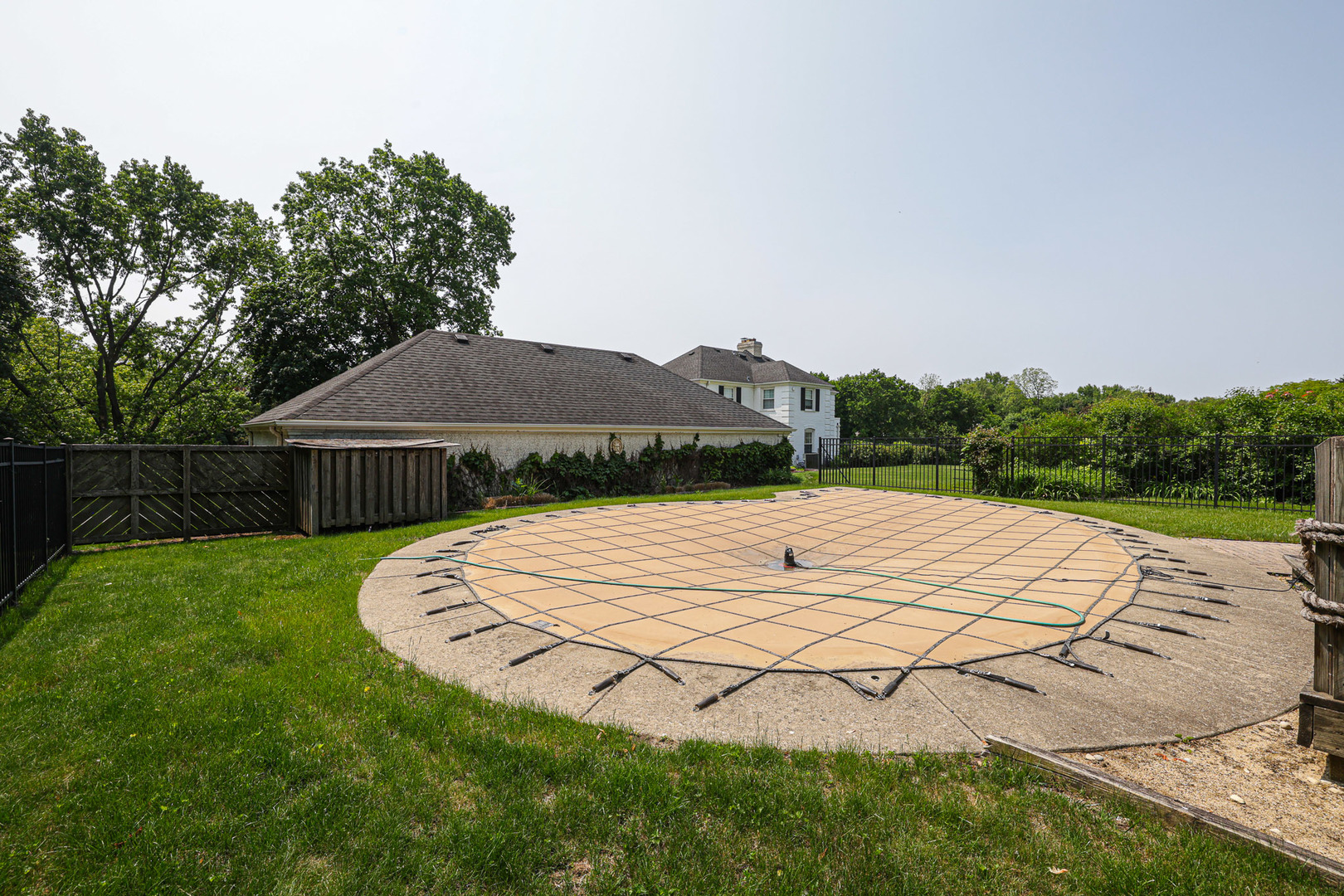 1596 W Palatine Road, Inverness, IL 60067