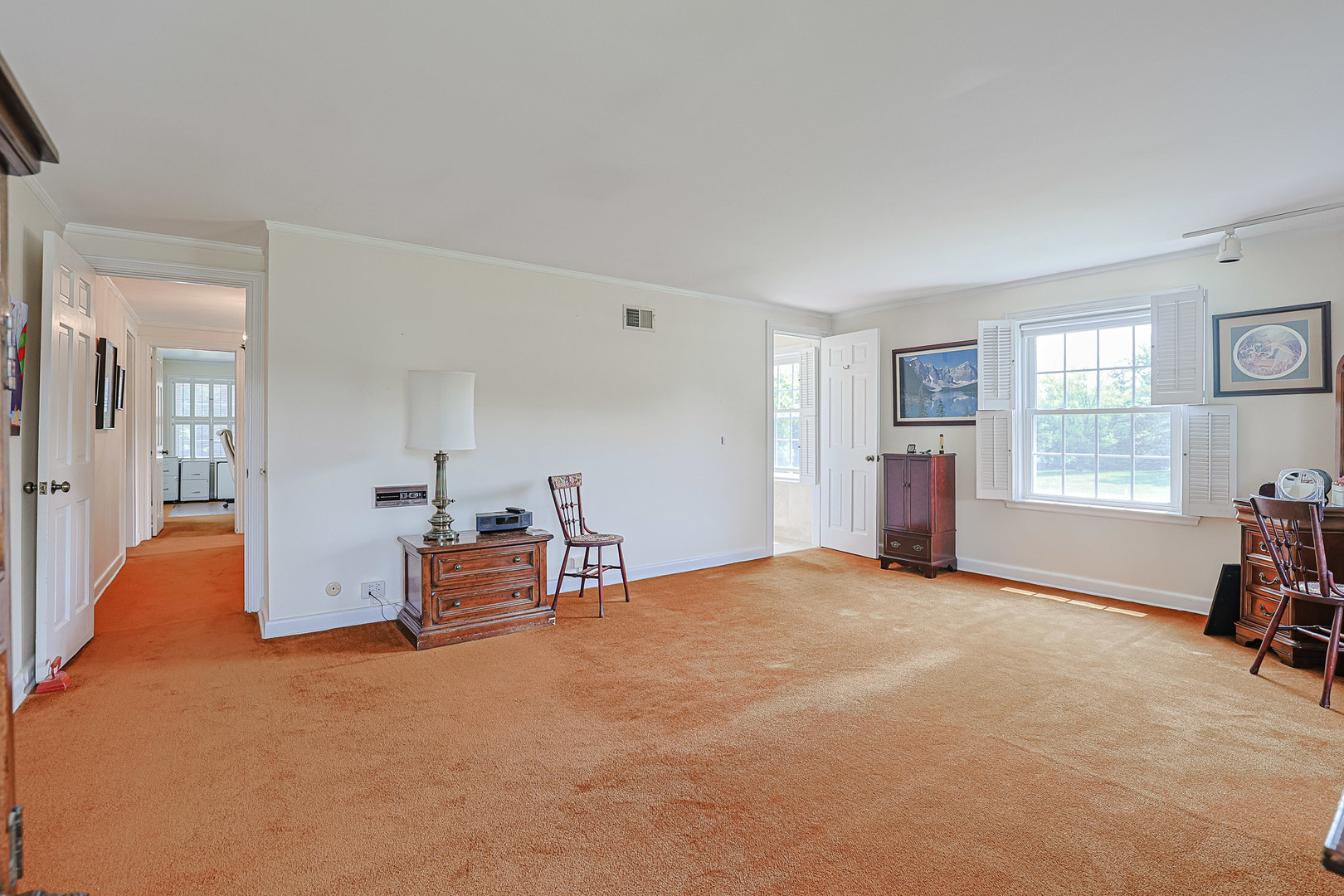 1596 W Palatine Road, Inverness, IL 60067