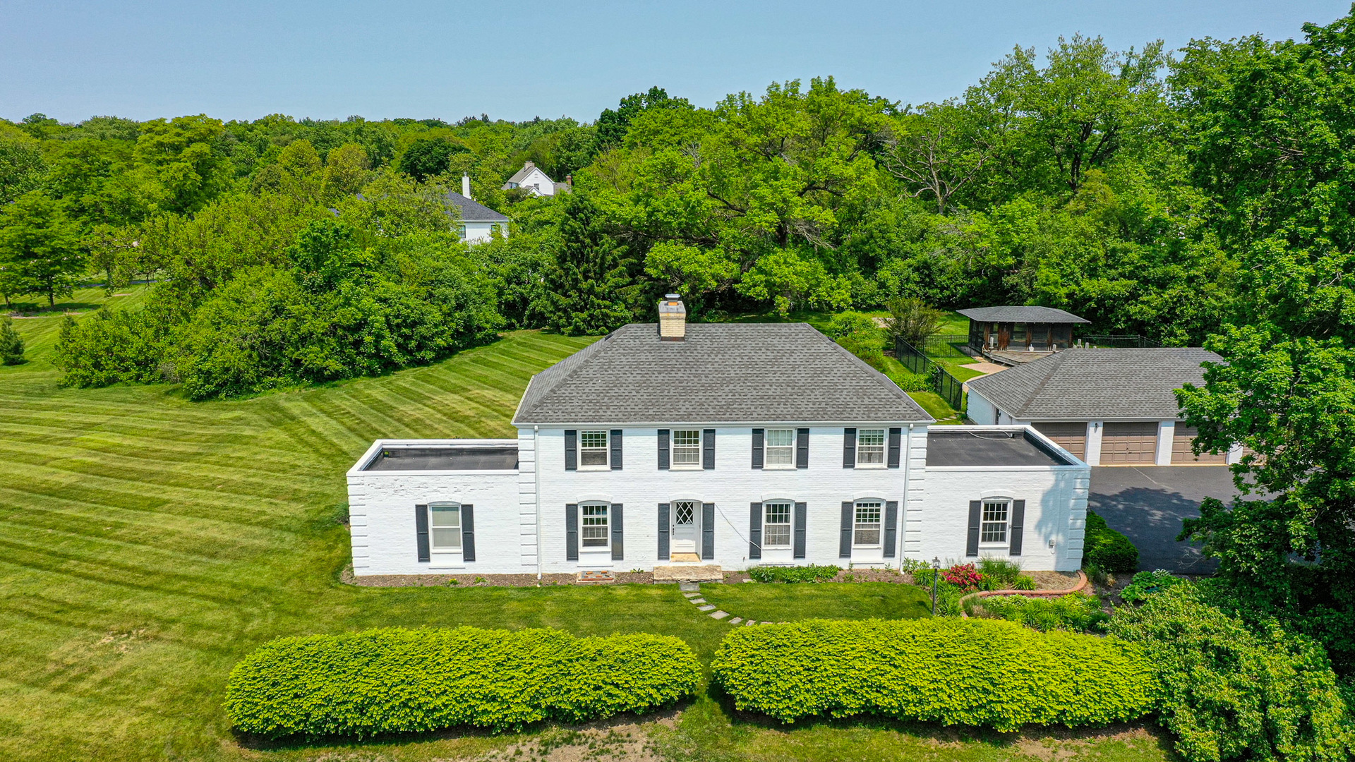 1596 W Palatine Road, Inverness, IL 60067