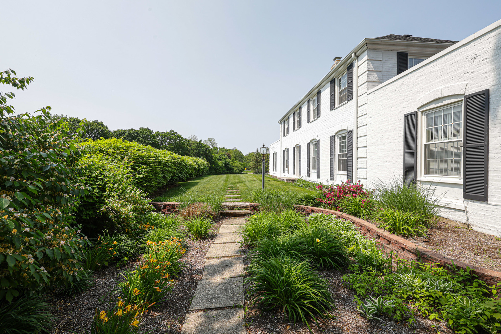 1596 W Palatine Road, Inverness, IL 60067