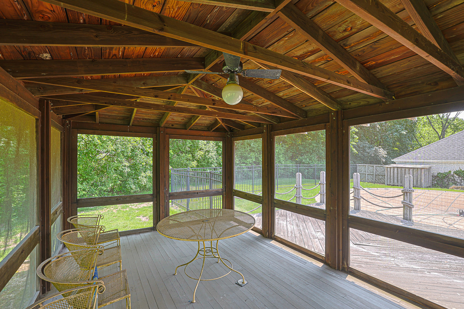 1596 W Palatine Road, Inverness, IL 60067