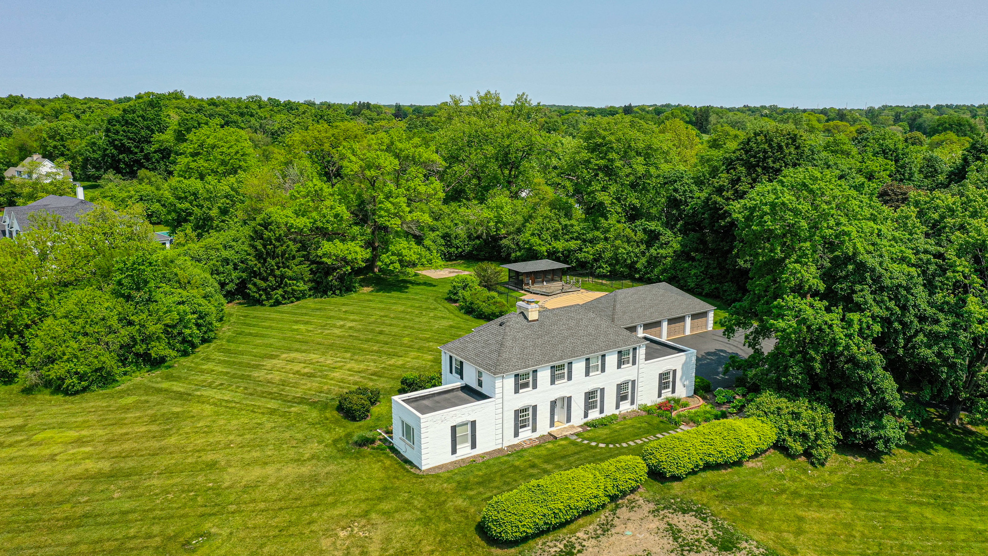 1596 W Palatine Road, Inverness, IL 60067