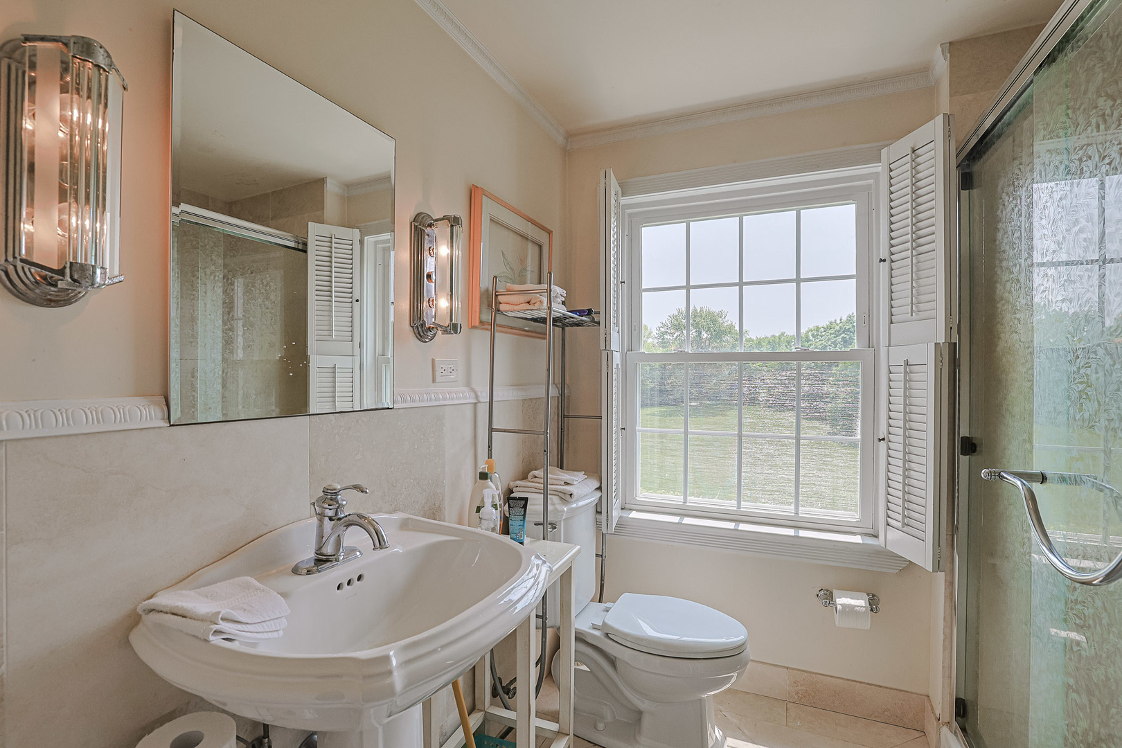 1596 W Palatine Road, Inverness, IL 60067