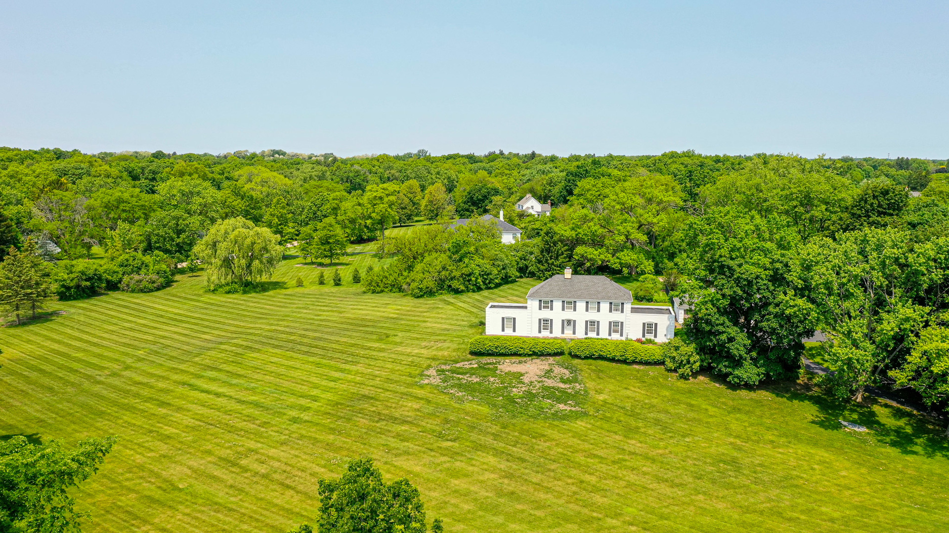 1596 W Palatine Road, Inverness, IL 60067