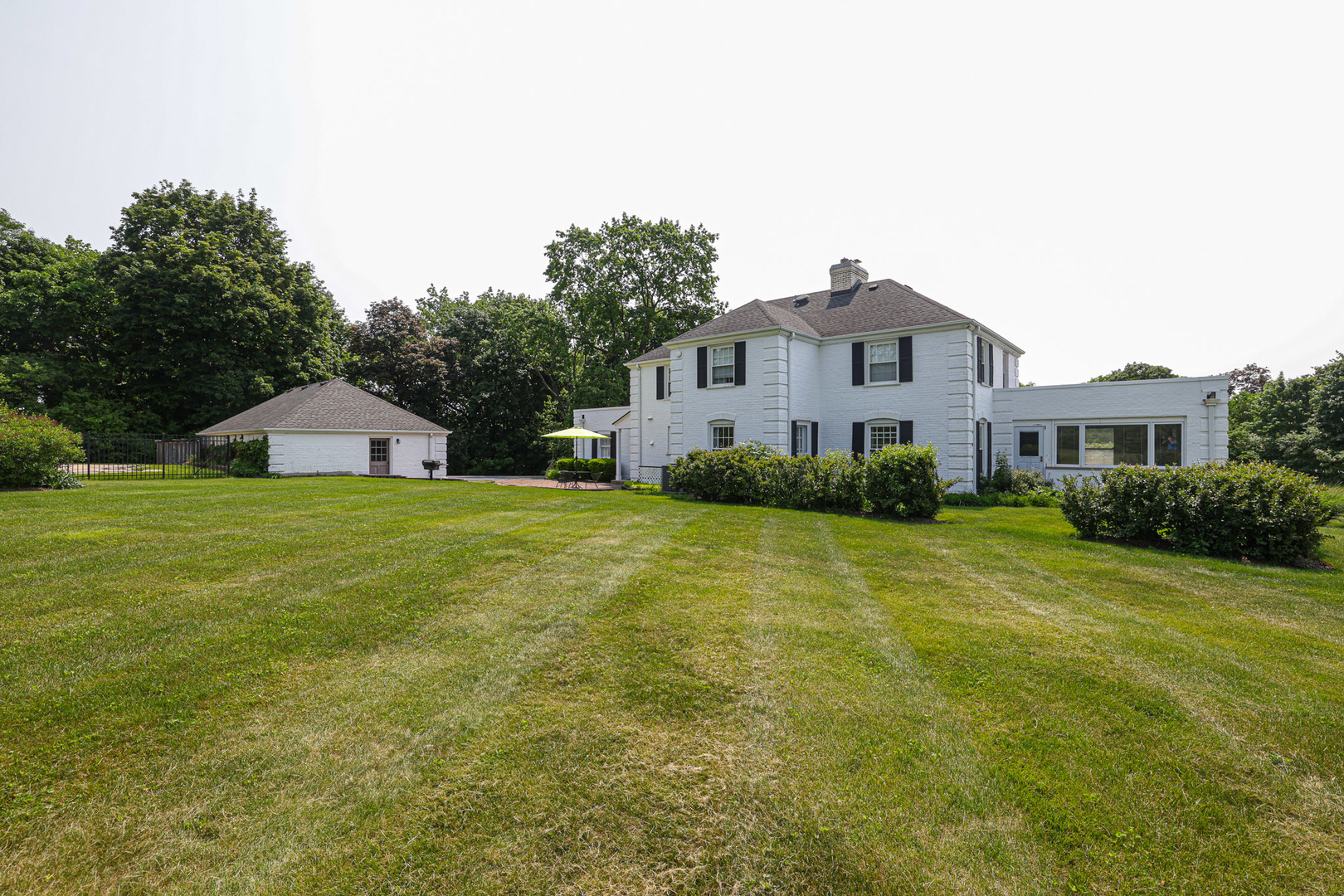 1596 W Palatine Road, Inverness, IL 60067