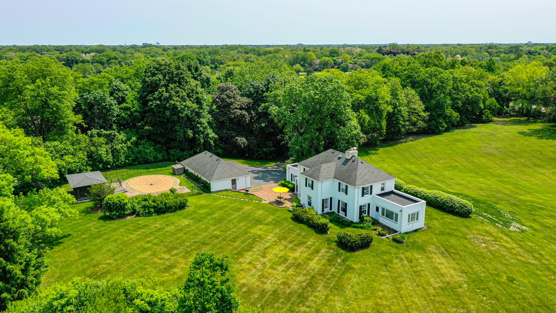 1596 W Palatine Road, Inverness, IL 60067