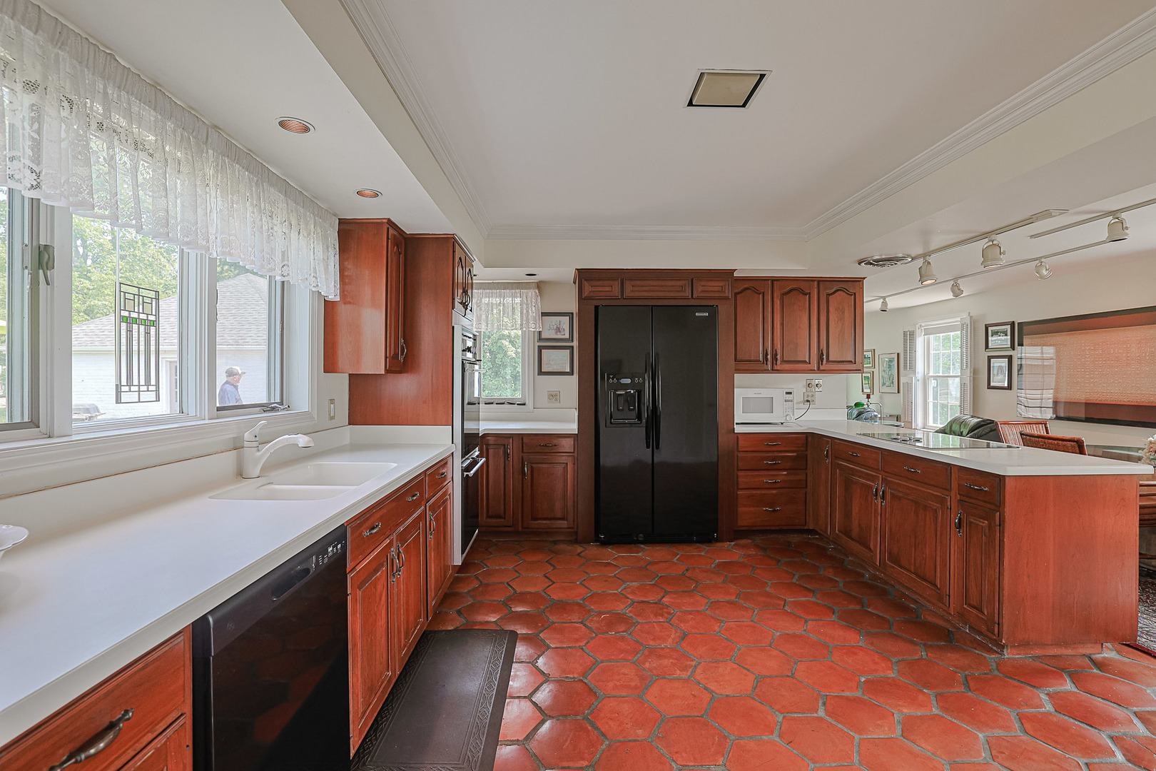 1596 W Palatine Road, Inverness, IL 60067