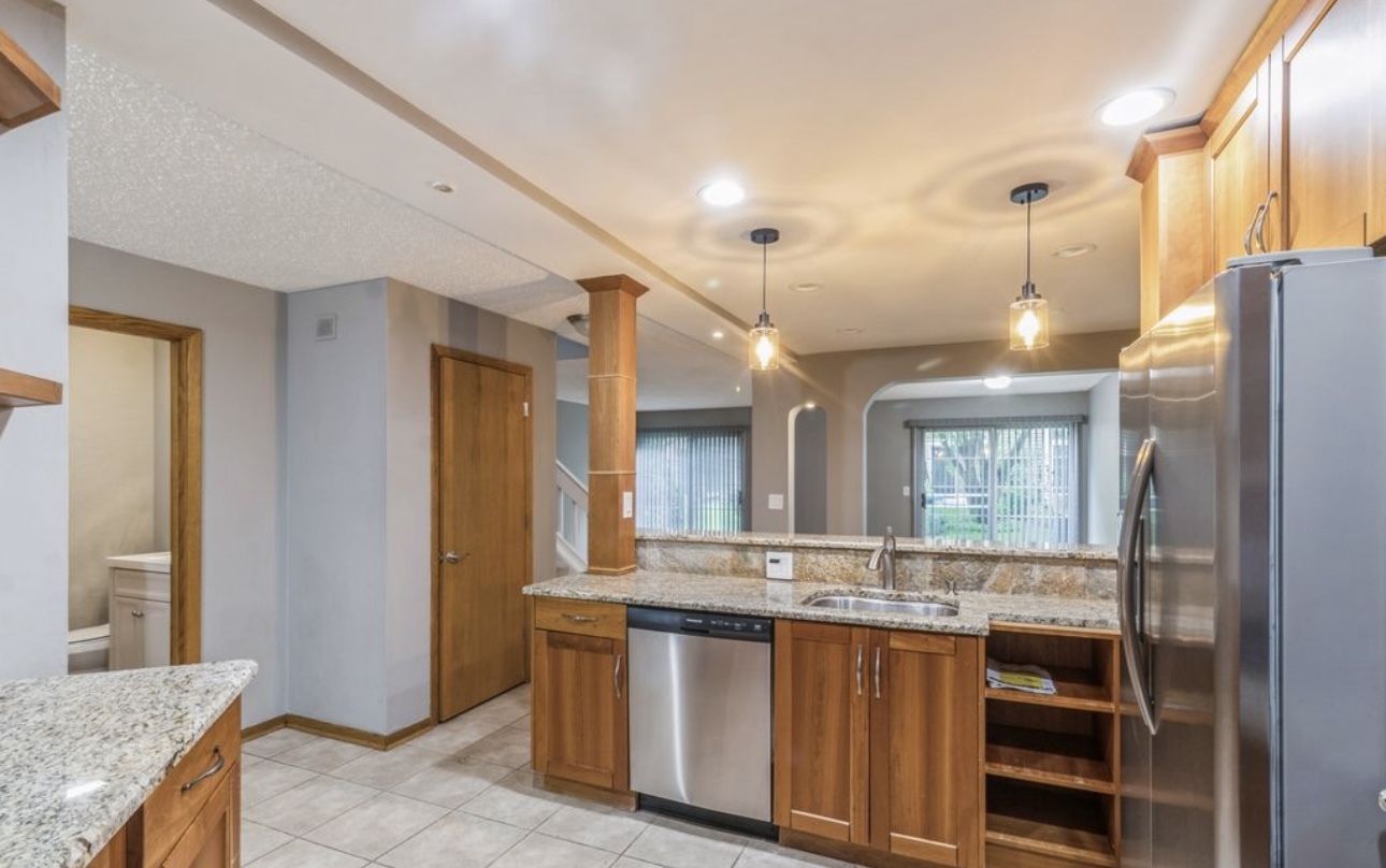 750 W Happfield Drive #750, Arlington Heights, IL 60004