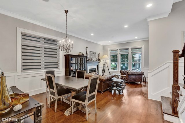 3851 N Hermitage Avenue, Chicago, IL 60613