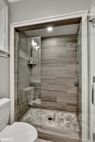3851 N Hermitage Avenue, Chicago, IL 60613